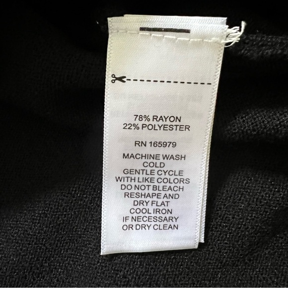 NWT Cable & Gauge V Neck Long Sleeves Black Knit Sweater Straight Fit Women's XL - Picture 8 of 10